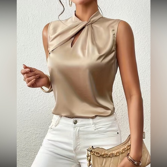 Luxe elegant twist front satin blouse - Picture 4 of 6